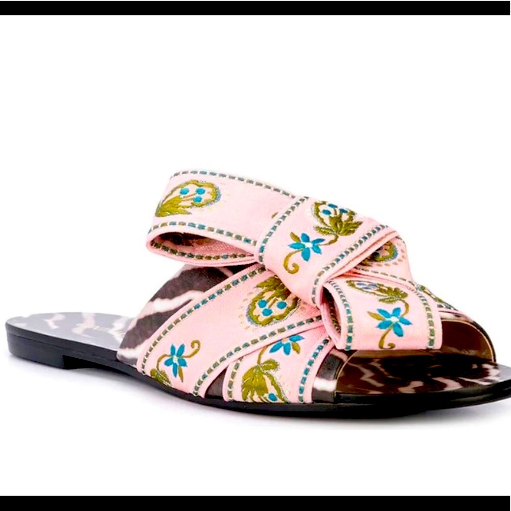 Cynthia Rowley Jude bow sandals in size 7 1/2
